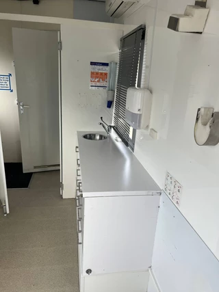 kuiper OPL 2000 - ex mobiele tandarts wagen 14kvA aggregaat zdjecie 7