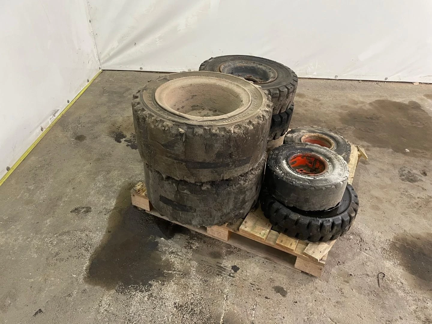 Watts Forklift tires afbeelding 4