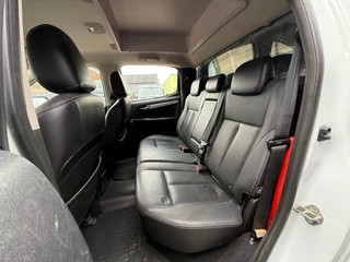 Isuzu D-Max 2020 - 1.9 AWD Extented LS Dubbel Cabine Automaat 163pk NAP afbeelding 17