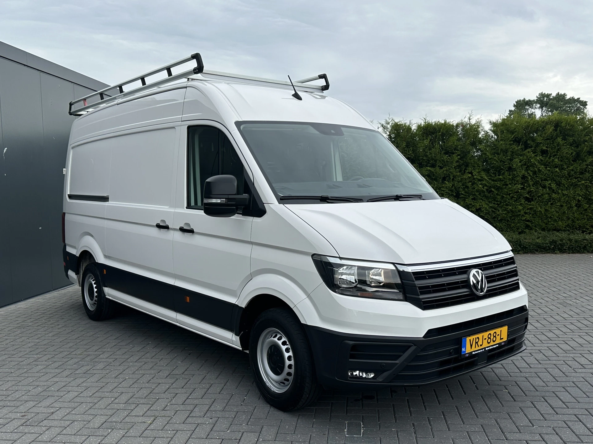 Volkswagen Crafter 2022 - 2.0 TDI / L3H3 / 1e EIG. / IMPERIAAL + LADDER / TREKHAAK / AIRCO / CRUISE / BIJRIJDERSBANK afbeelding 4