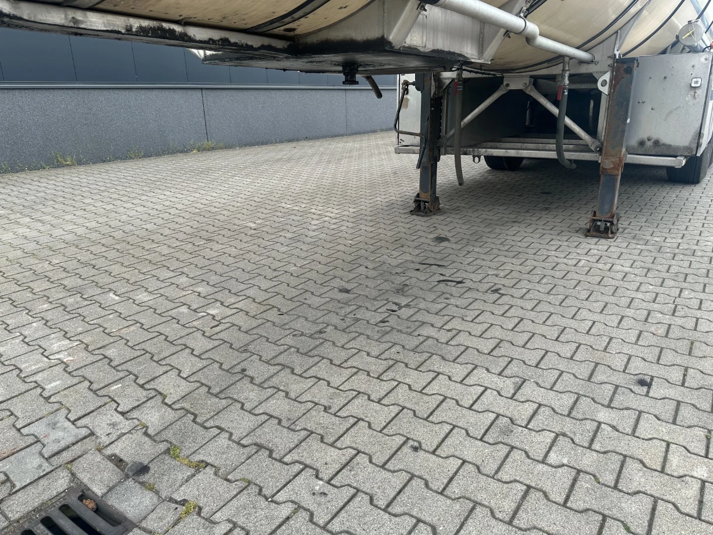 Feldbinder 1999 - LEBENSMITTEL / LEVENSMIDDELEN / FOOD / 33.500L / 3-COMP / PUMPE / LIFTACHSE obrázek 14