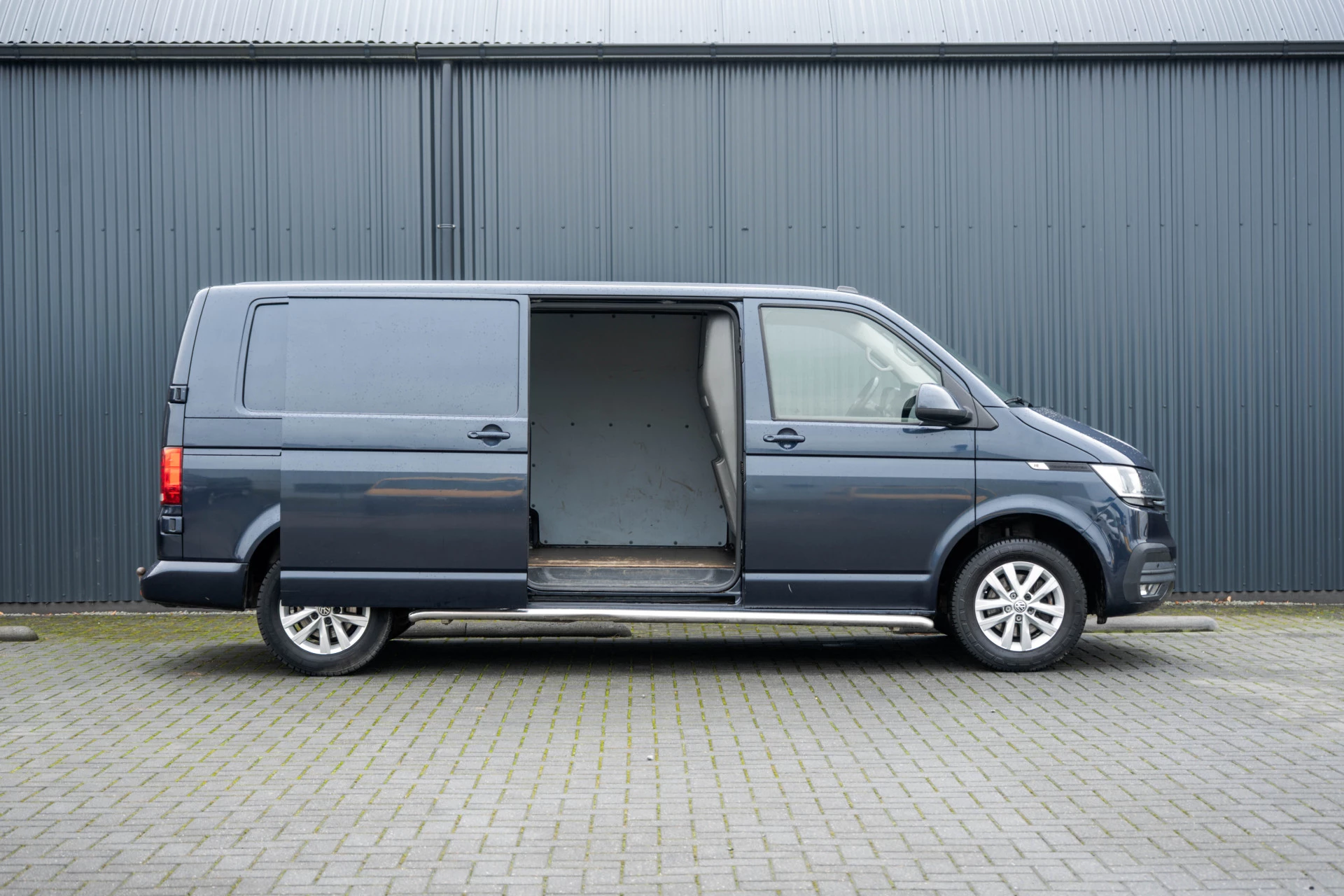 Volkswagen Transporter 2021 - T6.1 2.0 TDI L2H1 | 150 PK | Turbo defect | Carplay | Cruise | Navi | Trekhaak | Airco imagem 6