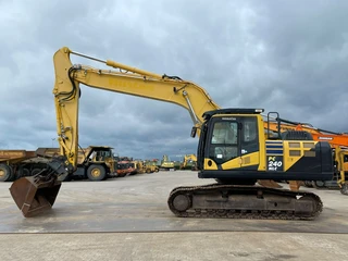 Komatsu PC240NLC-10 2013 en venta