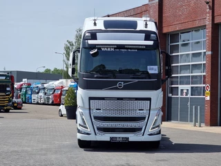 Volvo FH 2023 - 13.500 Globetrotter XL 6x2 - Retarder - Full air - Leather - Camera obrazek 2