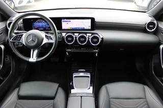 Mercedes-Benz A-Klasse 2023 - 250e AUT8 Luxury Line DISTRONIC <<FACELIFT>> afbeelding 2 miniatuur