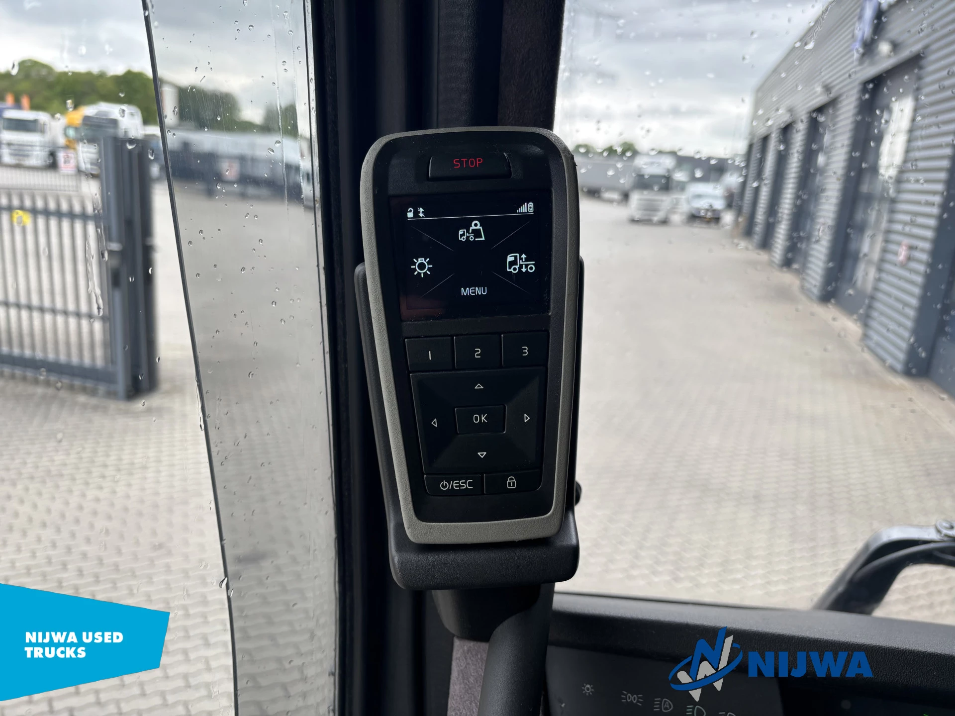 Volvo FH 2017 - 500 6x2/4 HIAB X-HIPRO 192 E-2 I.C.M. KEMPF THKD-24 AANHANGER image 11