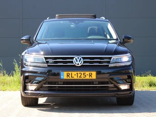 Volkswagen Tiguan 2018 - 1.4 TSI ACT Highline R-Line Automaat Panodak Trekhaak 1eEigenaar !!NIEUWBINNEN!! image 12