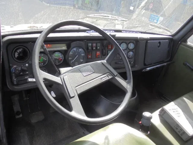 Volvo N 10 1989 - 6X6 L + FASSI 3X IN STOCK afbeelding 13