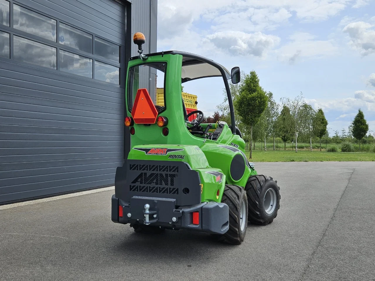 Avant 2025 - 645i Rental mini-shovel afbeelding 4