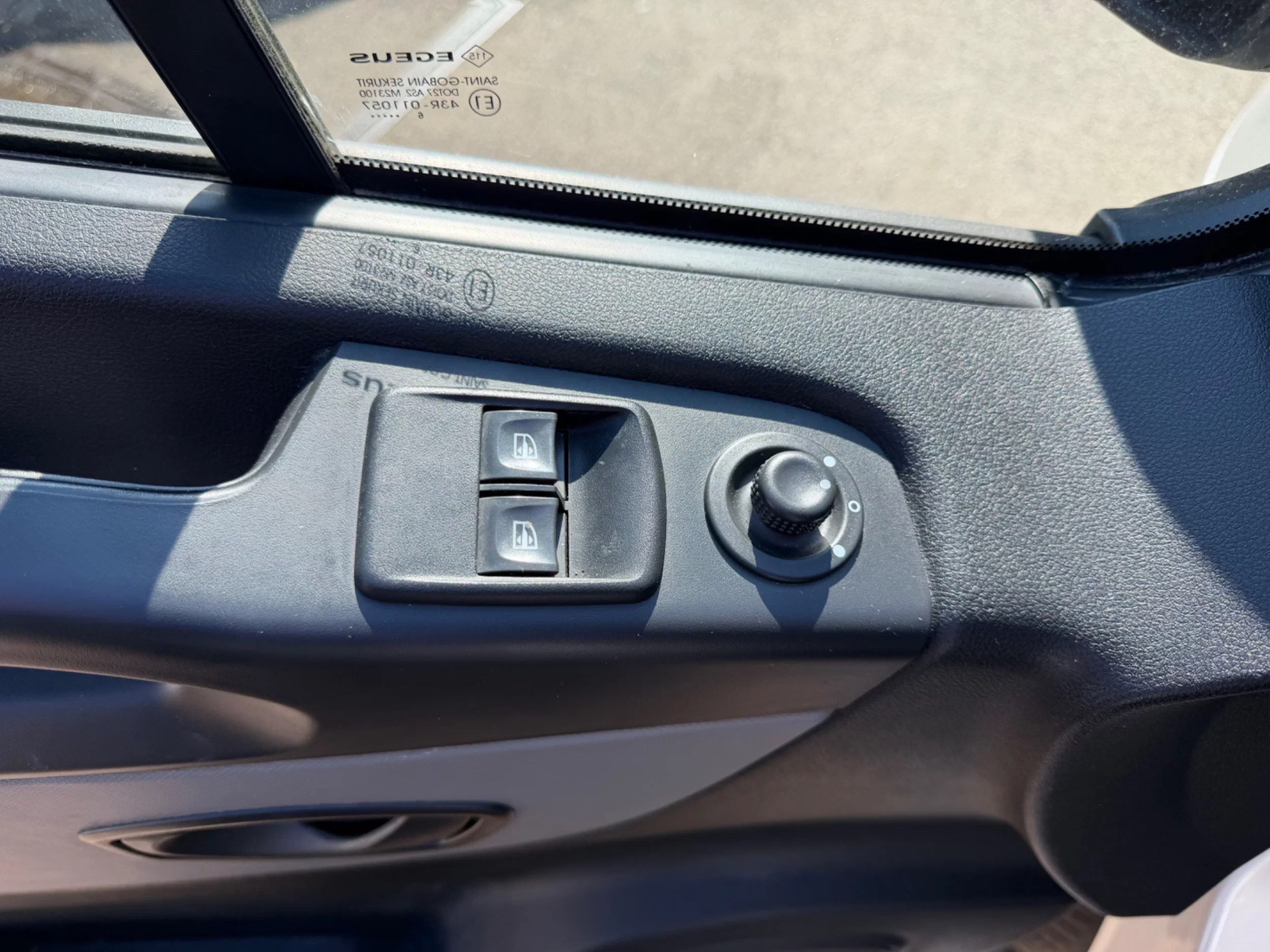 Renault Trafic 2016 - 1.6DCI L1H1 Airco Navi Cruisecontrol EURO 6 MOTOR SCHADE afbeelding 10