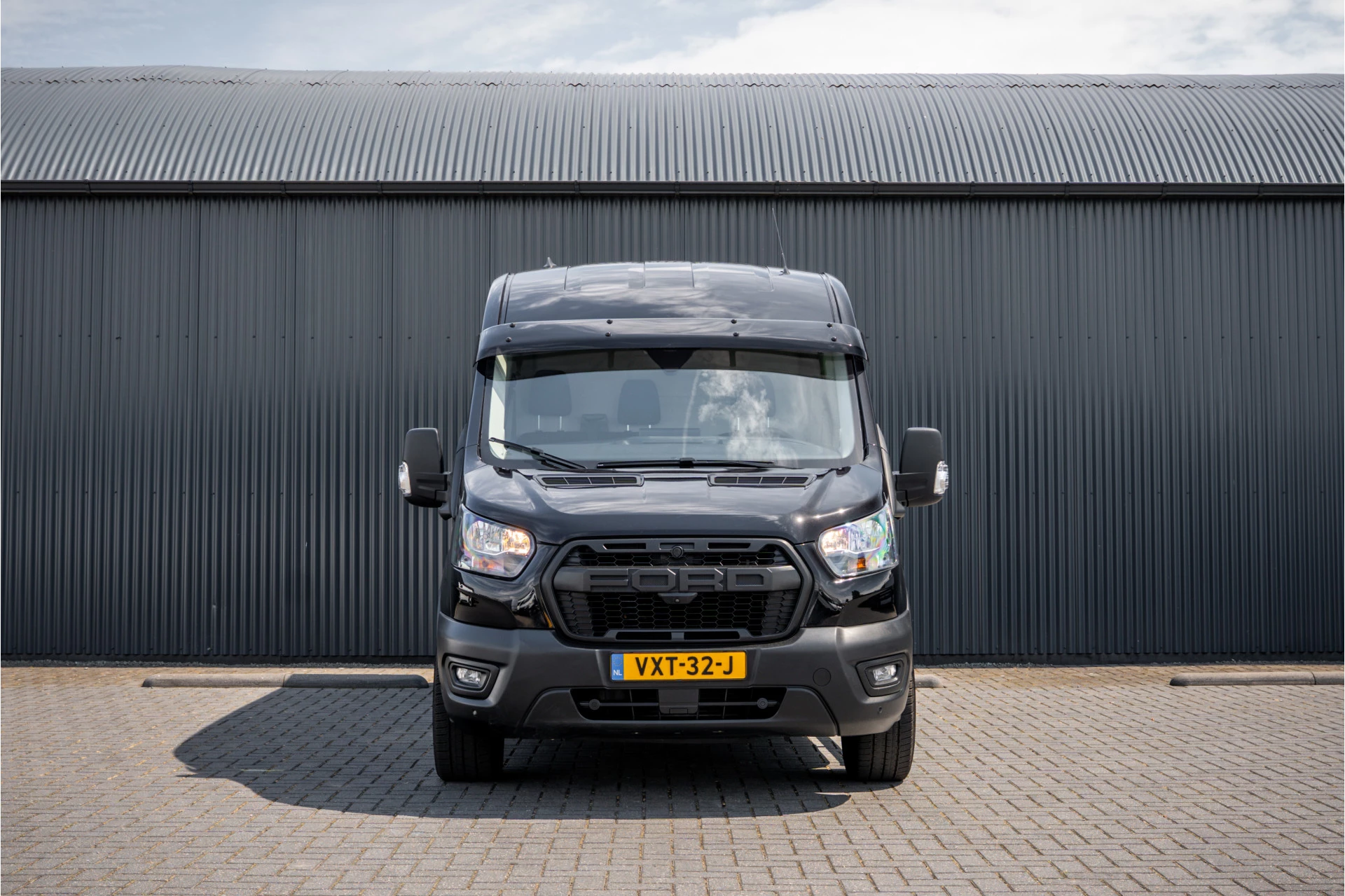Ford Transit 2023 - 2.0 EcoBlue L3H2 | 170 PK | Automaat | Trekhaak 3.5T | 1e Eigenaar | 360° Camera | Carplay | PDC | Trekhaak afbeelding 3