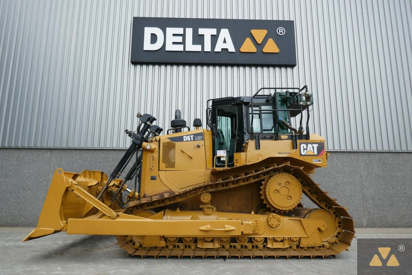 Caterpillar 2017 - D6T LGP image 1