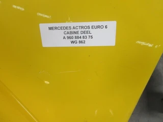 Mercedes-Benz Actros - A 960 884 83 75 AFDEKPANEEL LINKS EURO 6 afbeelding 2 miniatuur