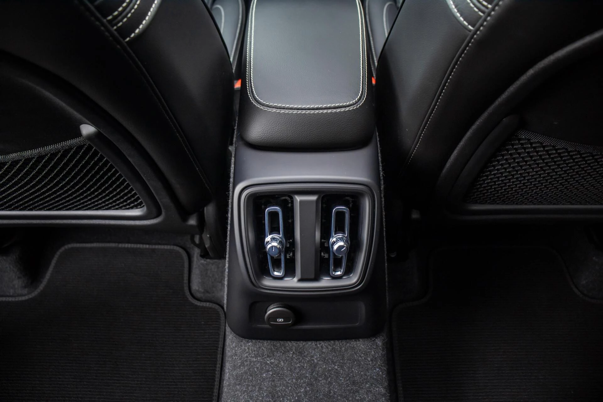 Volvo XC40 2023 - 1.5 T5 Plug-in hybrid Ultimate Dark, Pano, Leder imagen 25