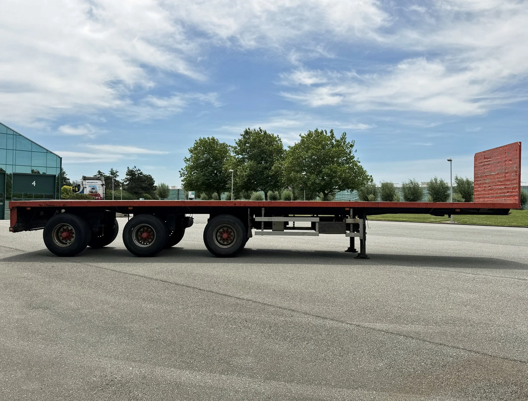 Floor 1981 - FLO-14-30-H DRUM BRAKES STEERING AXLE FLATBED HOLLAND-TRAILER afbeelding 5