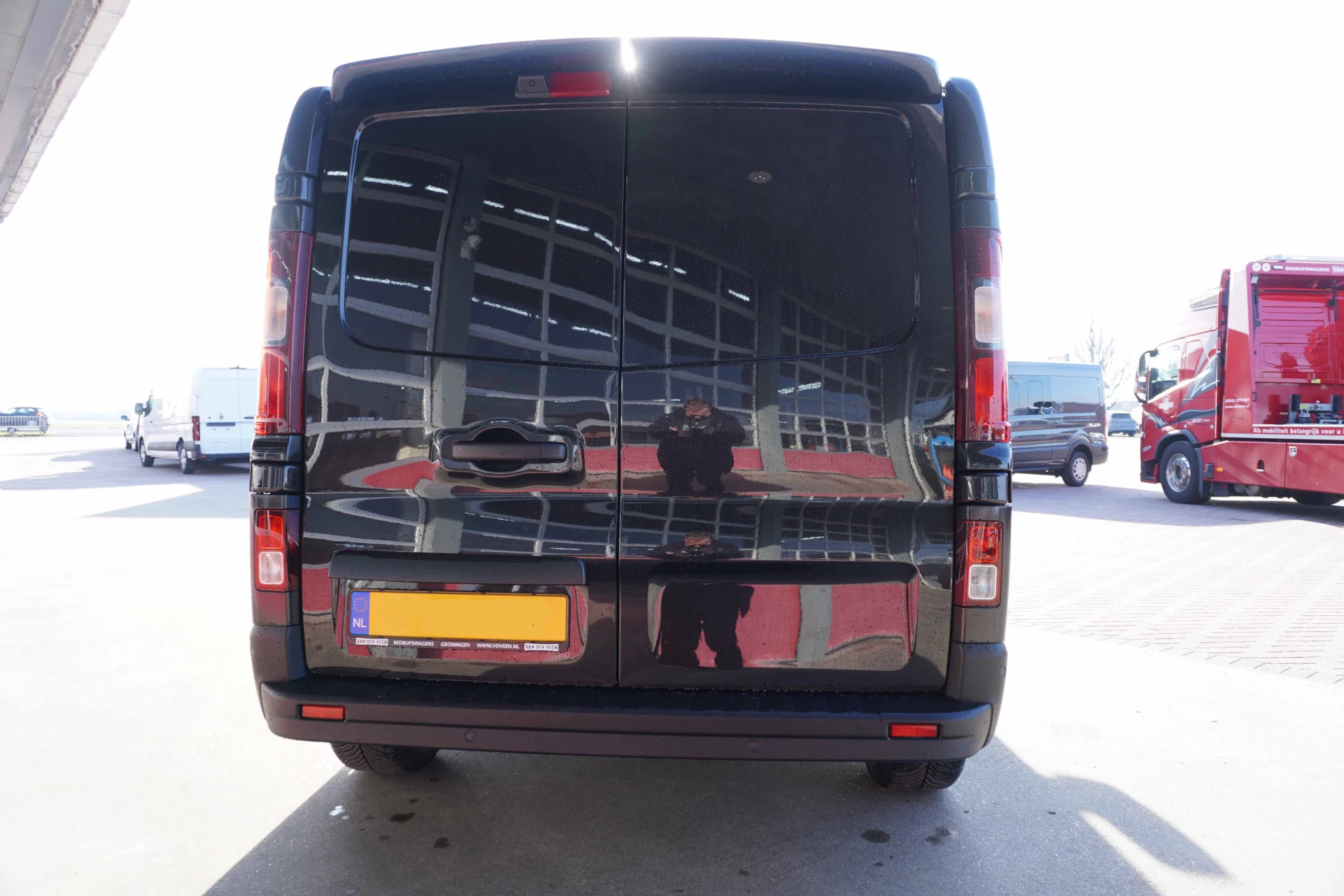 Renault Trafic 2024 - 2.0 Bleu dCi 170PK L2H1 Red Edition DubbelCabine Automaat 20"LM velgen Bild 6