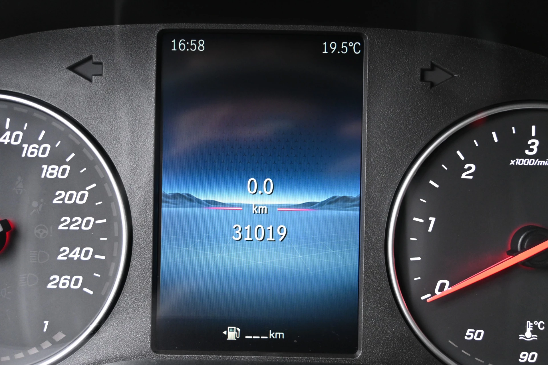 Mercedes-Benz Vito 2024 - 116 CDI L2 Pro imagem 16