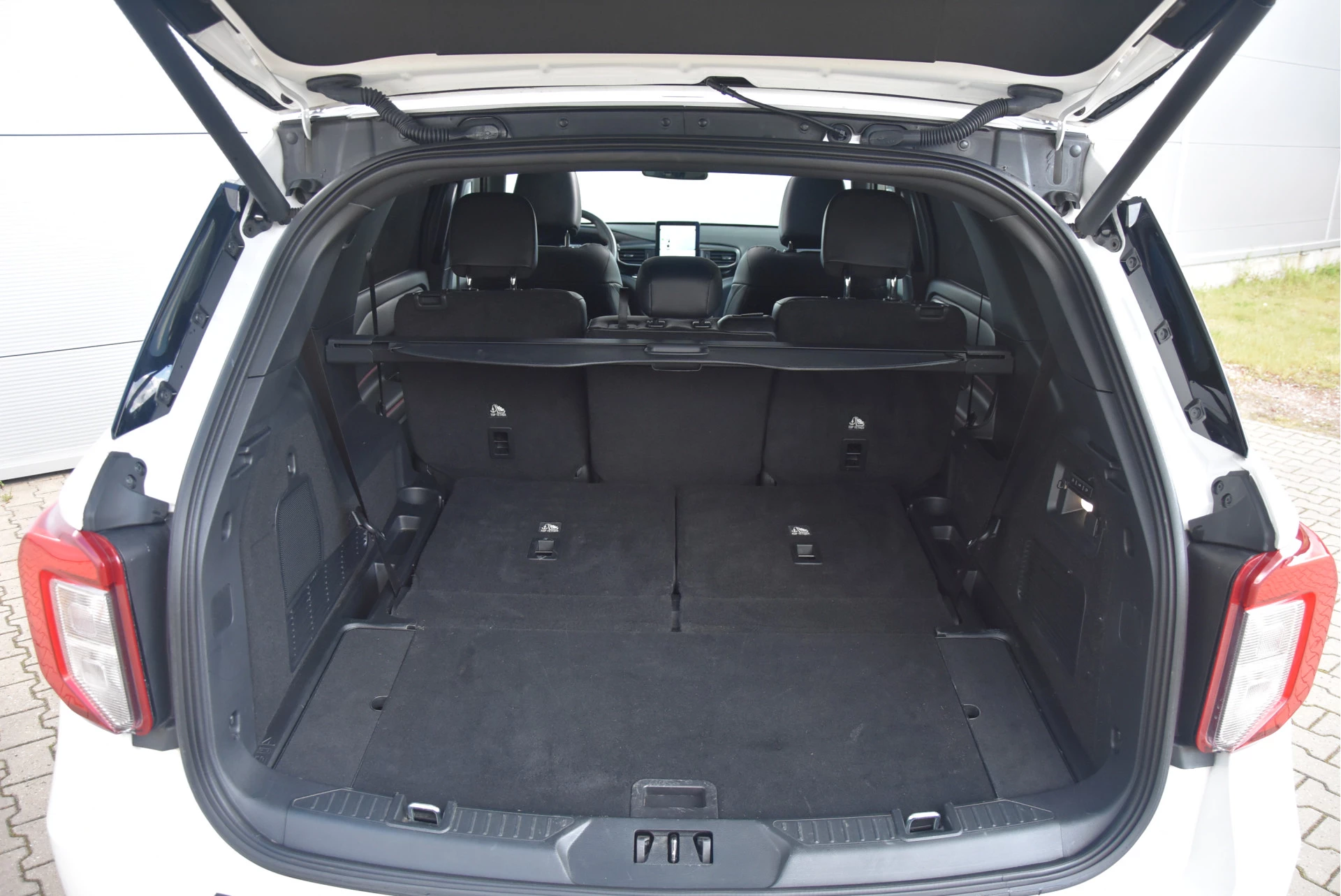 Ford Explorer 2024 - 3.0 V6 PHEV ST-Line 7-zits | Trekhaak Bild 19