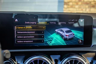 Mercedes-Benz A-Class 2021 - 250e AMG-Line, Pano, Burmester, Half Leder image 20