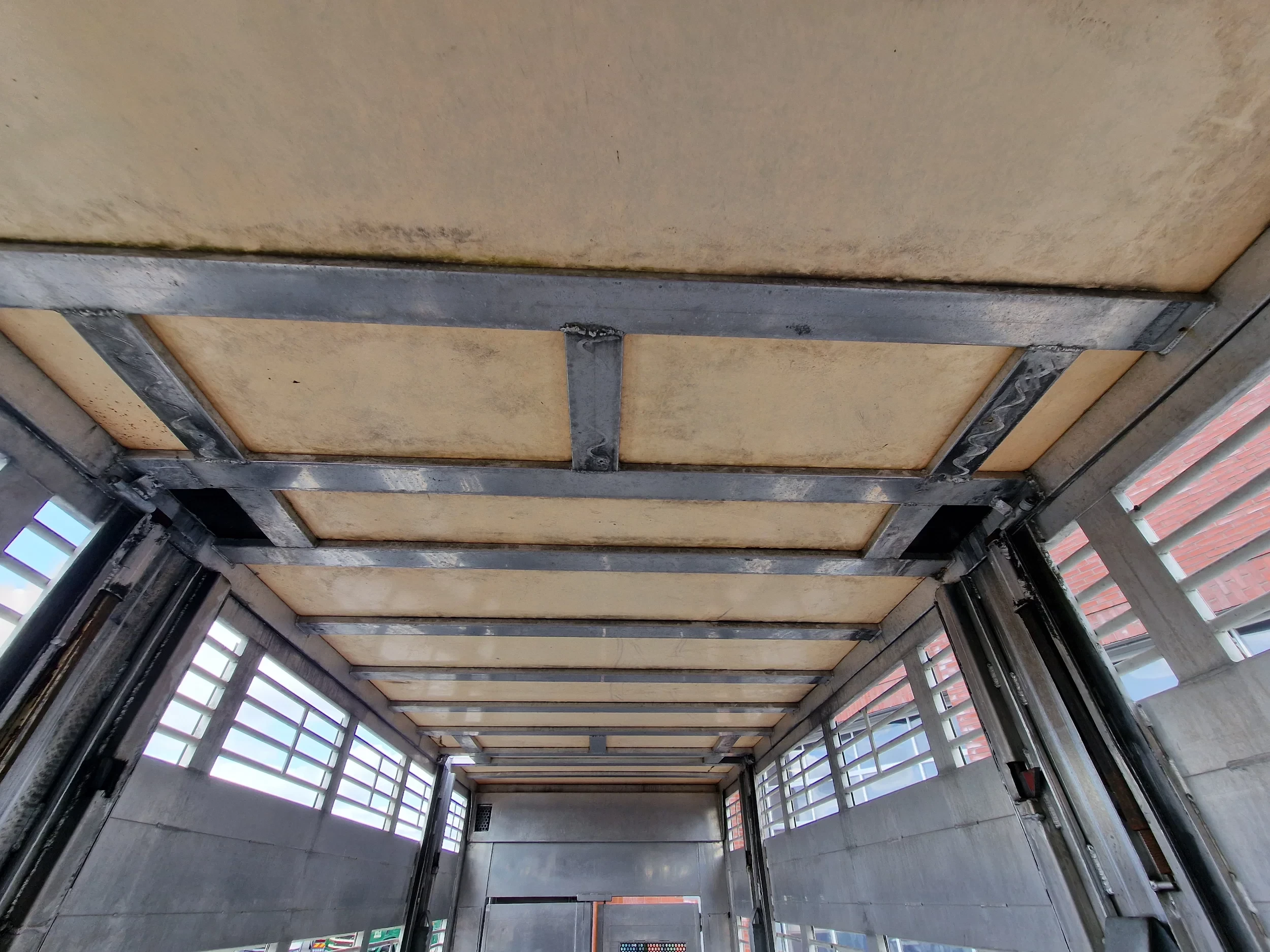 Scania G 2002 - 114G - 8X4 - 3 deck - double ramp - steel / air afbeelding 41