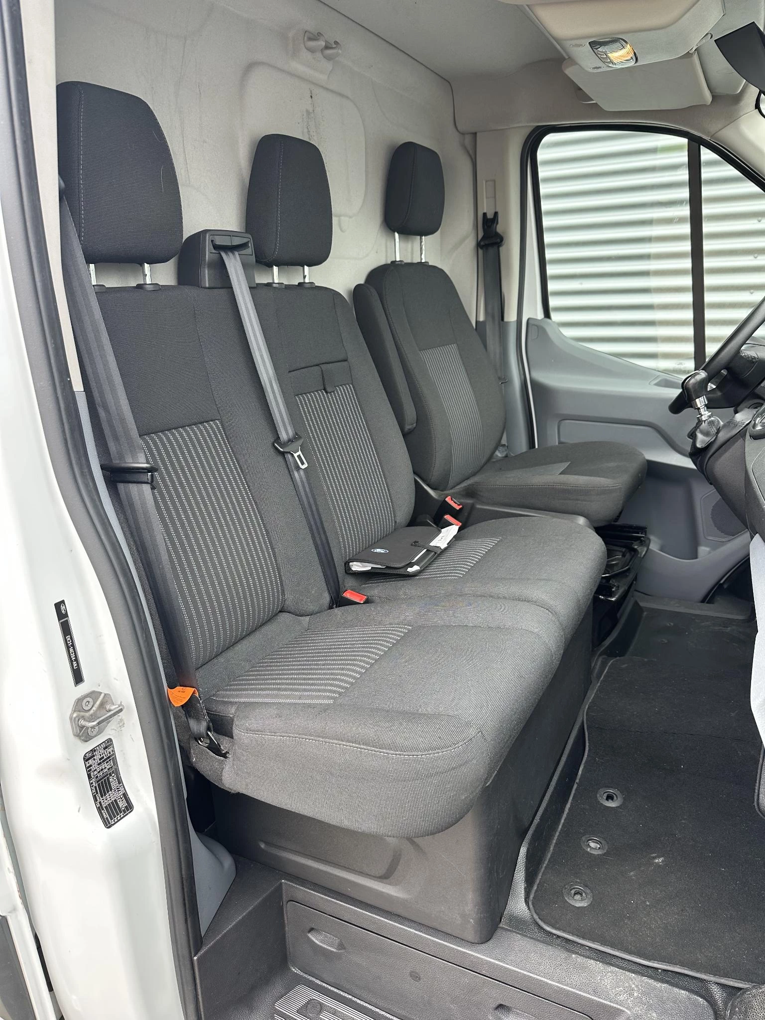 Ford Transit Bus 2015 - 350 2.2 TDCI L2H3 laadklep imagen 4