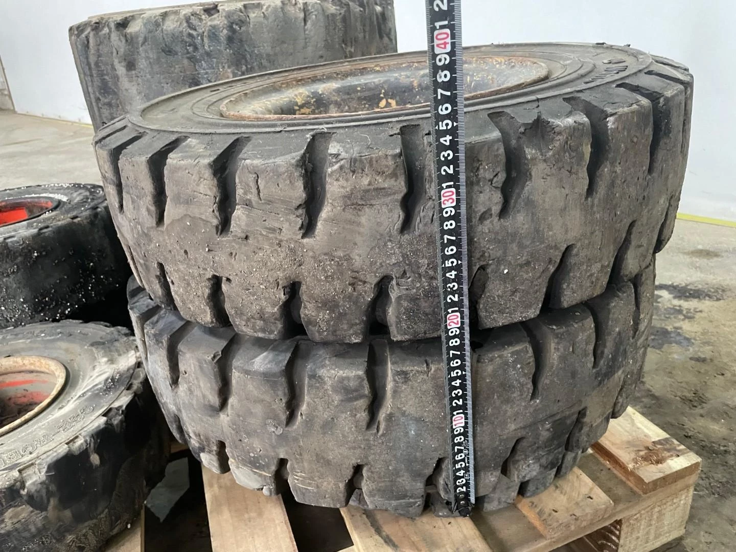 Watts Forklift tires afbeelding 13