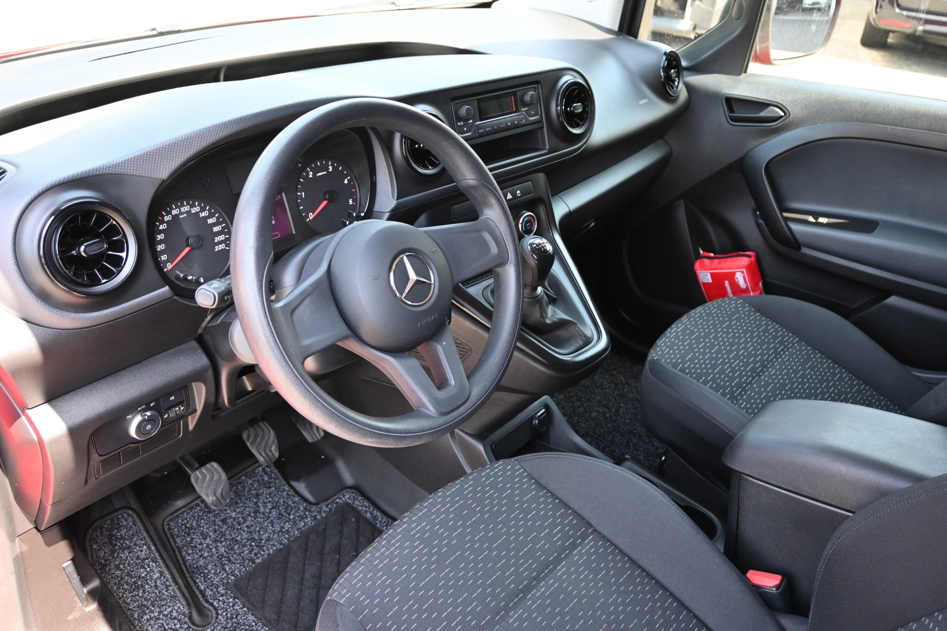 Mercedes-Benz Citan 2022 - 108 CDI L1 Base imagem 4