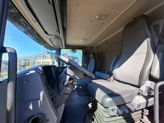 Scania P 2017 - P320 / HYBRIDE / ONLY:294233 KM / LIFT+LENKACHSE / SCHMITZ ISOLATED BOX / PLATFORM / LWDS / NAVI / XENON / AUTOMATIC / EURO-6 / 2017 image 34