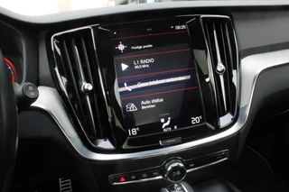 Volvo V60 2020 - 2.0 T5 R-DESIGN / Panorama dak / 250 PK immagine 8