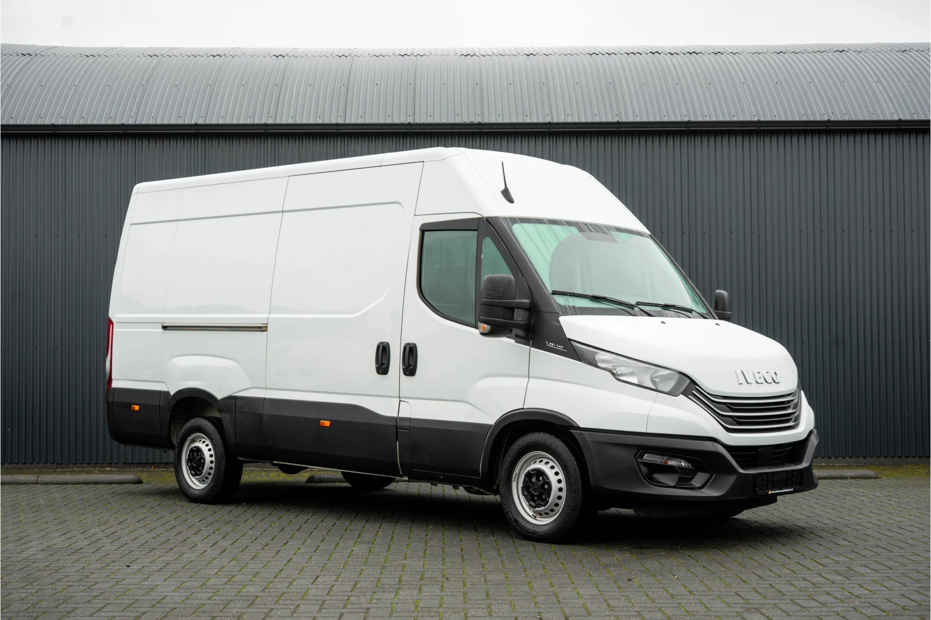 Iveco Daily 2023 - **35S14V L2H2 | 140PK | 3.5T Trekgewicht | Cruise | Climate** image 4