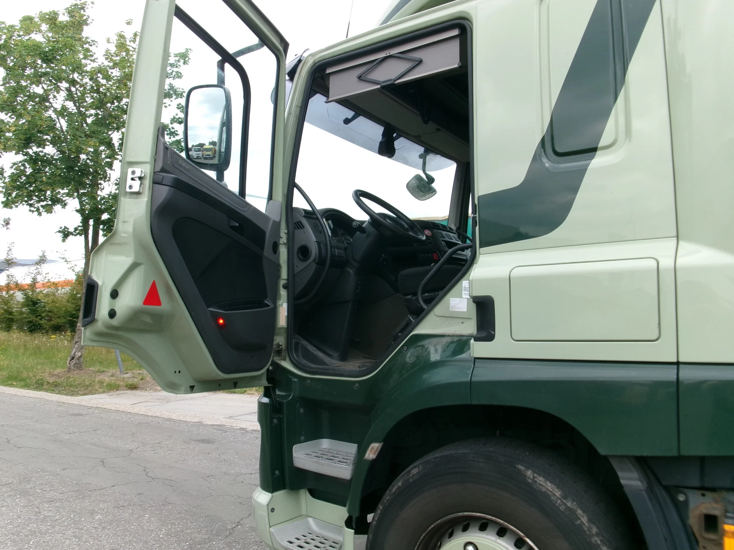 DAF CF 330 2016 - NL TRUCK APK 04-2027 immagine 6