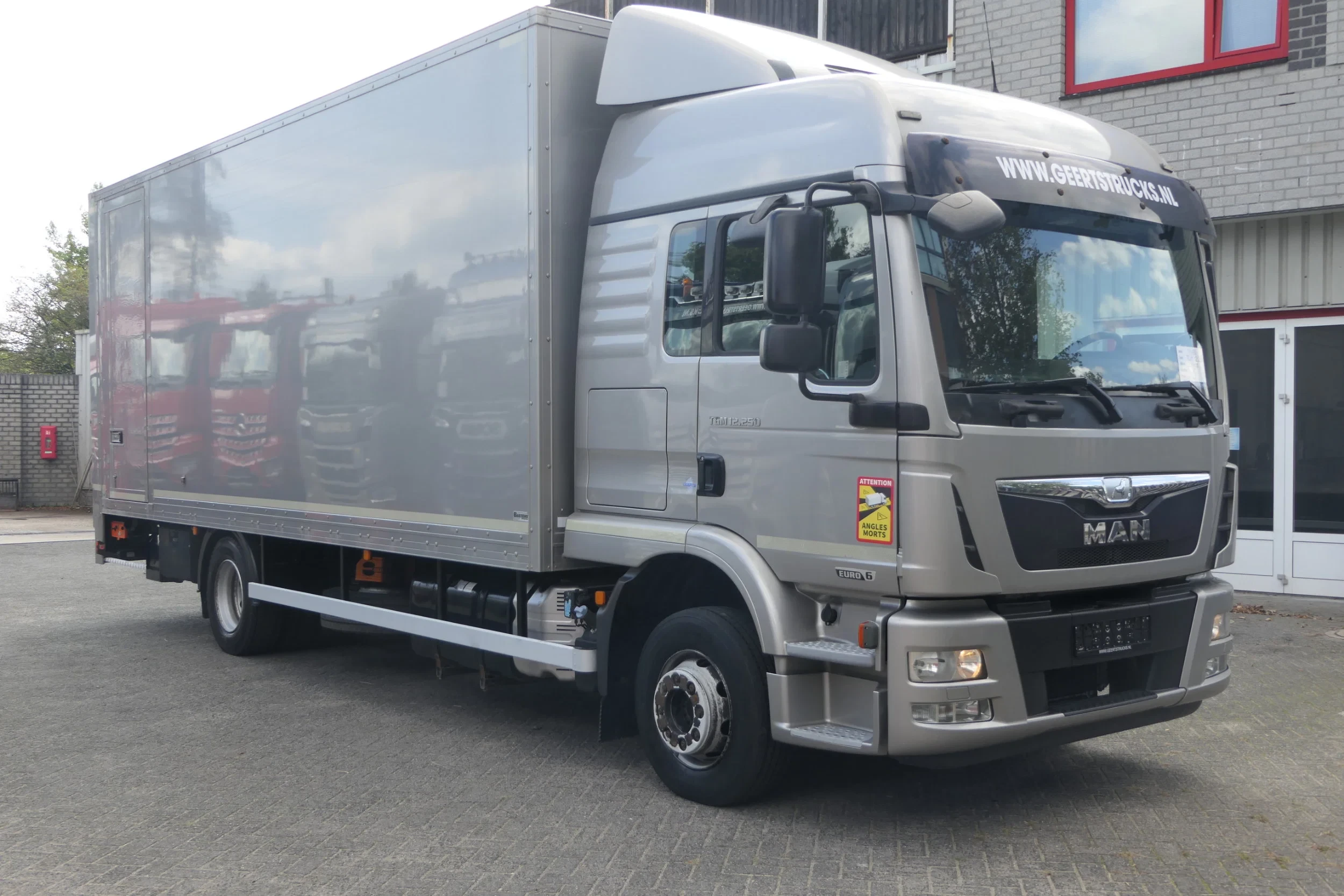MAN TGM 2013 - 12.250 | Roller sail | Dhollandia 1500kg | 298892Km | 2013 | 6 Cylinder | 12Ton | Sleep Cab. | Navi | Euro6 | Belgium Truck afbeelding 1