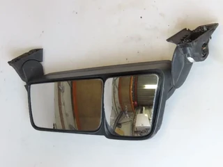 Mercedes-Benz - Body & Chassis Parts Spiegel Li. MB MP4 image 1 thumbnail