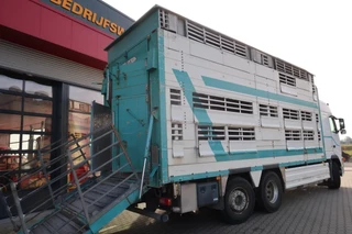 Volvo FH 2006 - 480 FH 480 Cattle transport image 3