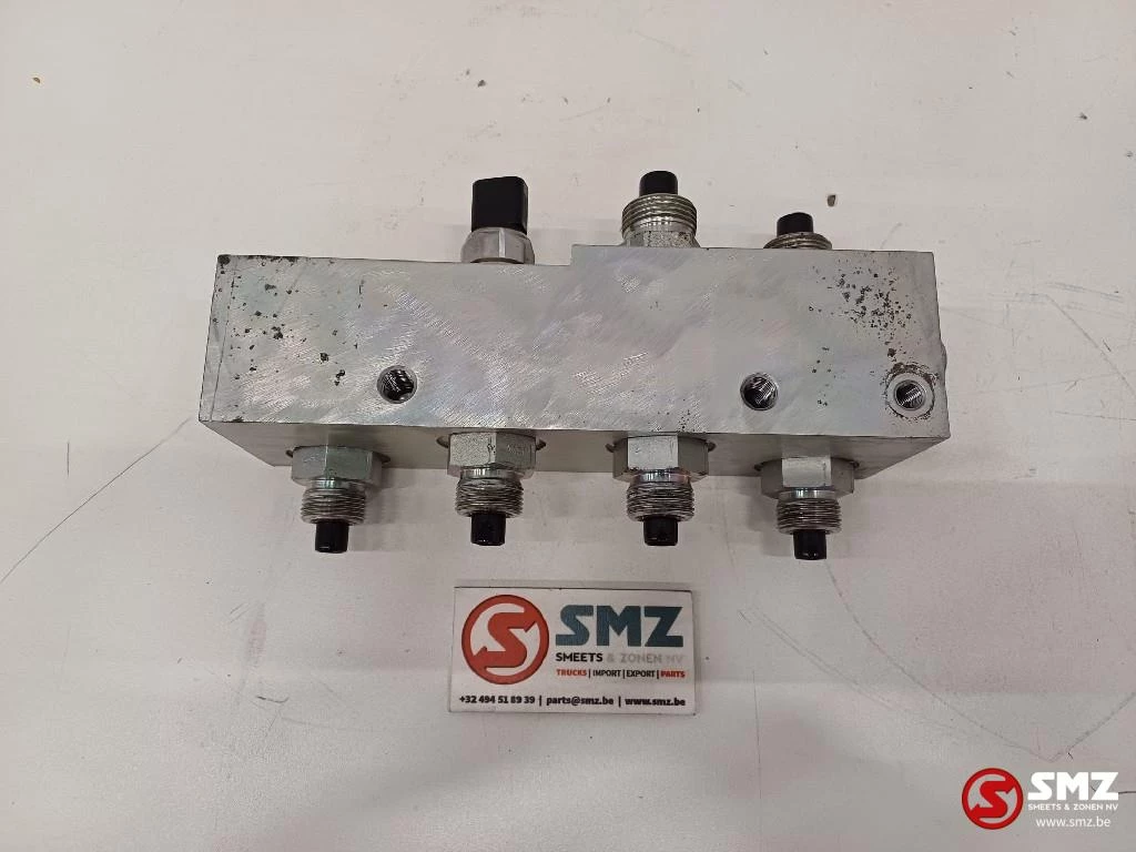 Caterpillar 2022 - Hydraulic block Caterpillar zdjęcie 5