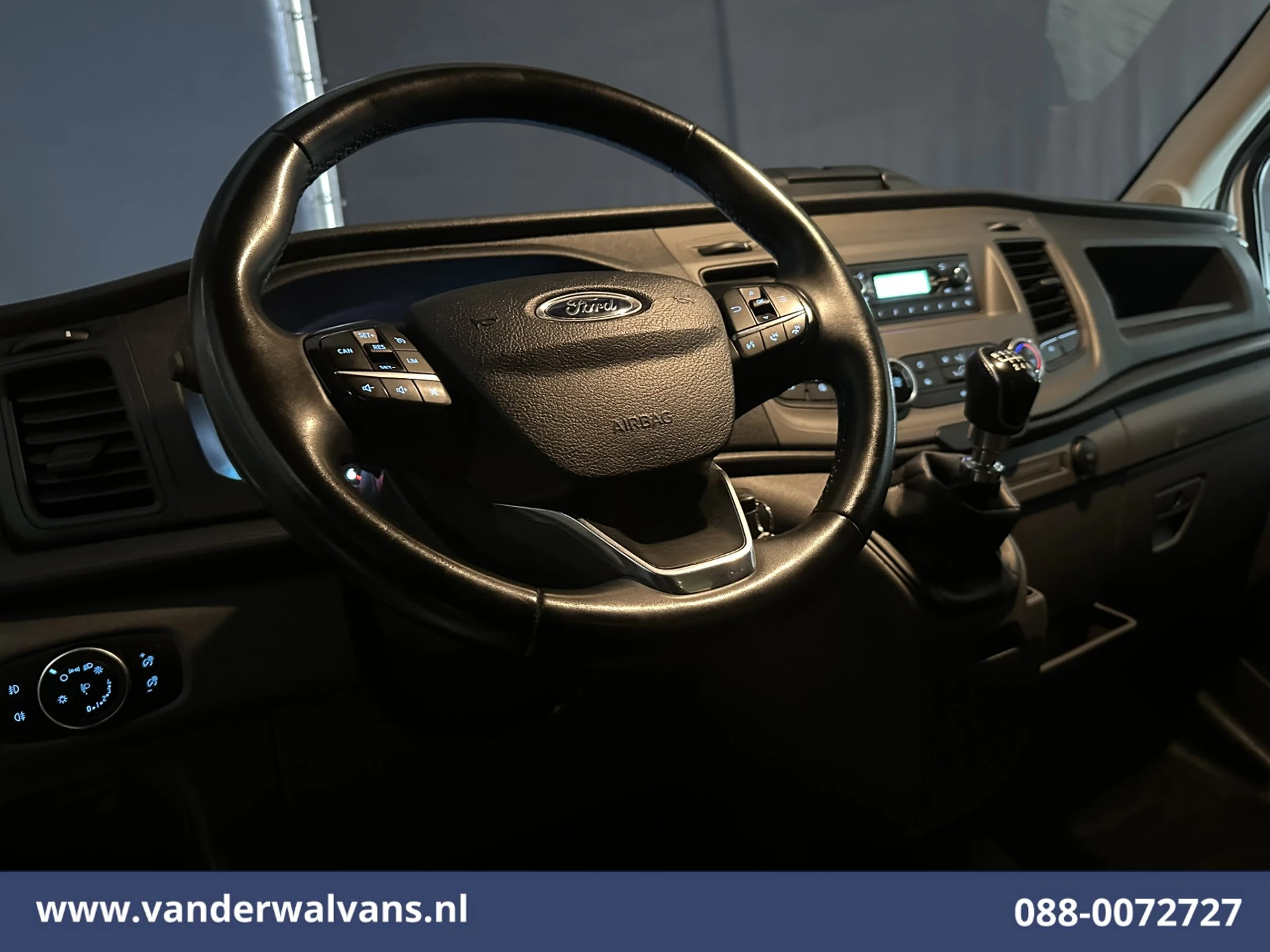 Ford Transit 2022 - 2.0 TDCI 130pk Bakwagen Laadklep Euro6 Airco | 940kg laadvermogen | Cruisecontrol | Verwarmde Voorruit immagine 15