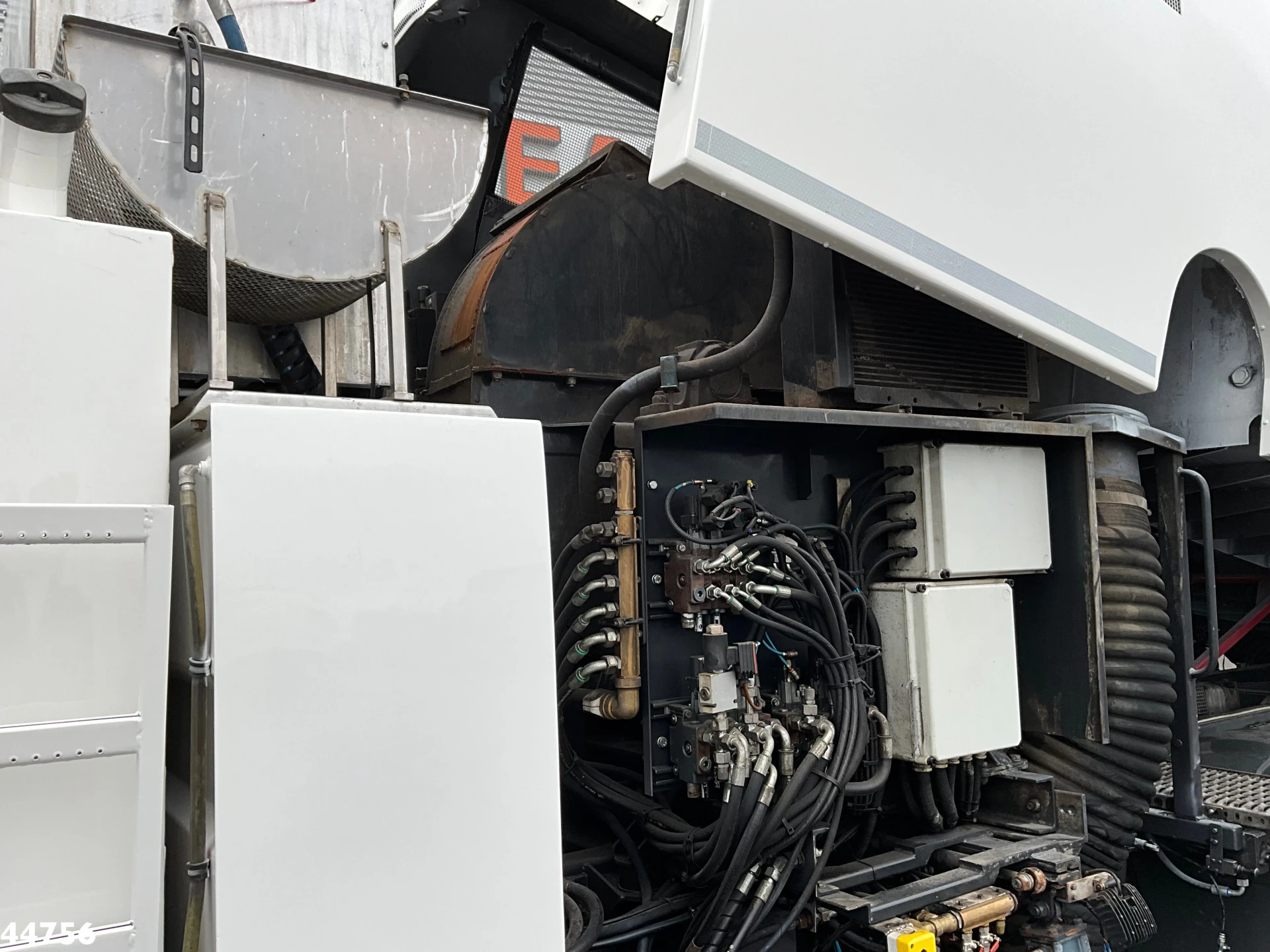 MAN TGS 2016 - 26.440 Euro 6 Beam S14000 Wegdekreiniger afbeelding 17