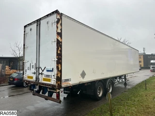Fruehauf N/A 1999 - gesloten bak Estimated 3000 Jerrycans obrazek 2