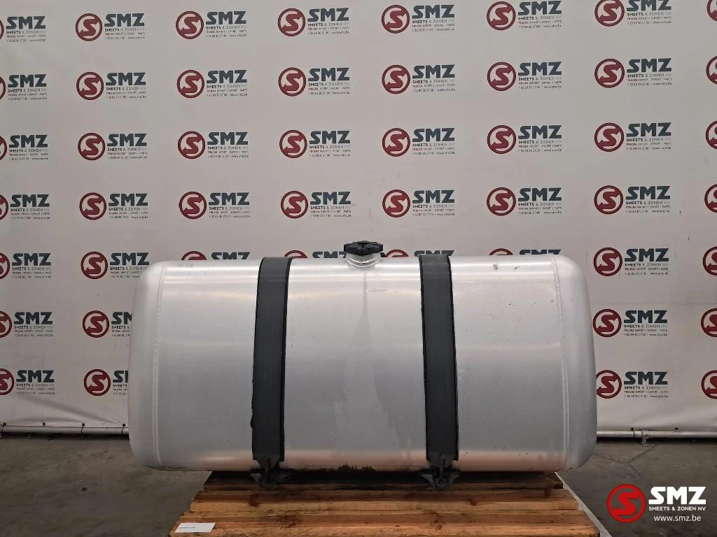 Mercedes-Benz 2015 - Occ brandstoftank met steunen 570L Mercedes zdjęcie 1