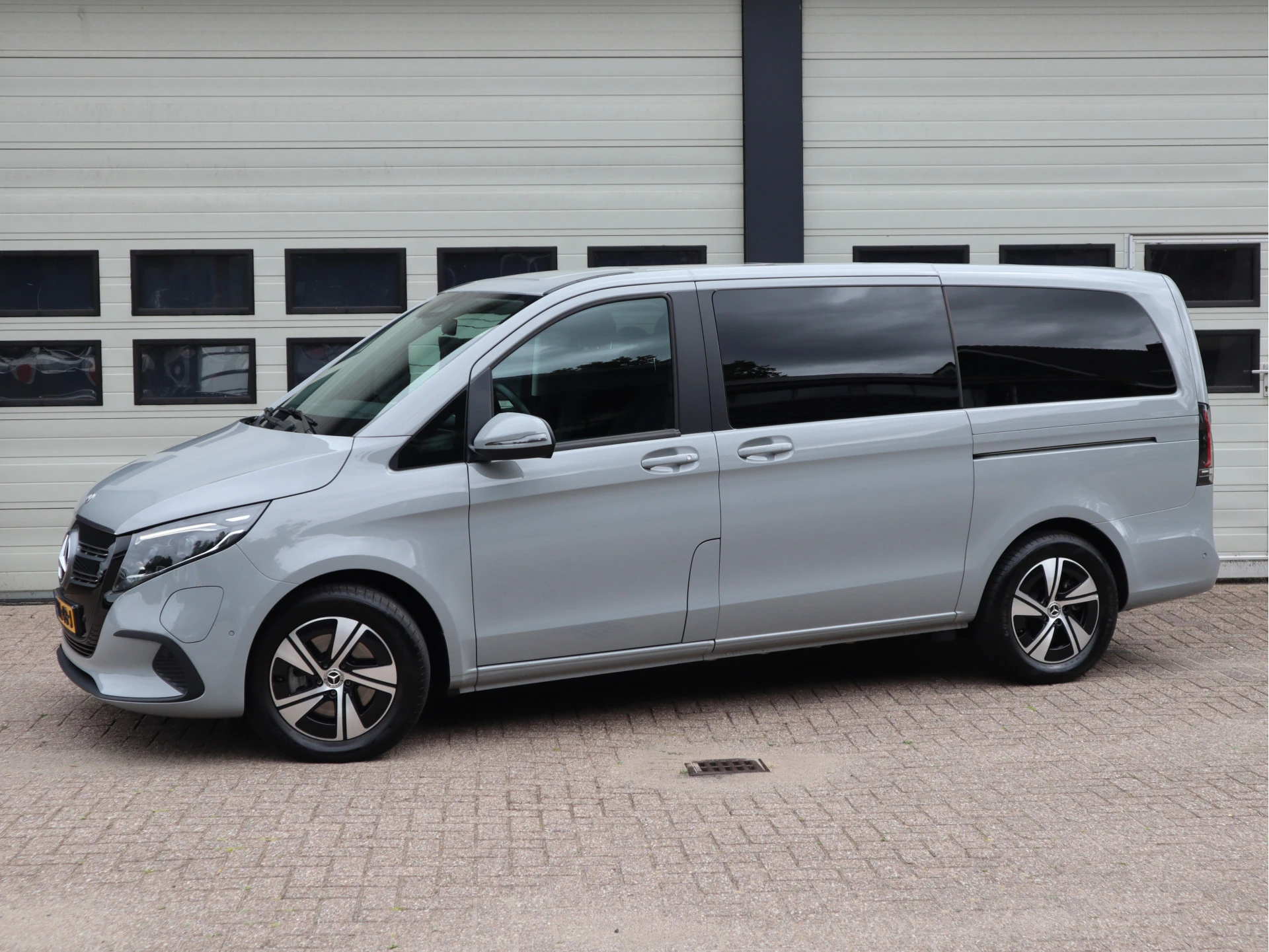 Mercedes-Benz EQV 2024 - 300 90 kWh L2 - 8 Persoons 2+3+3 - Facelift afbeelding 4