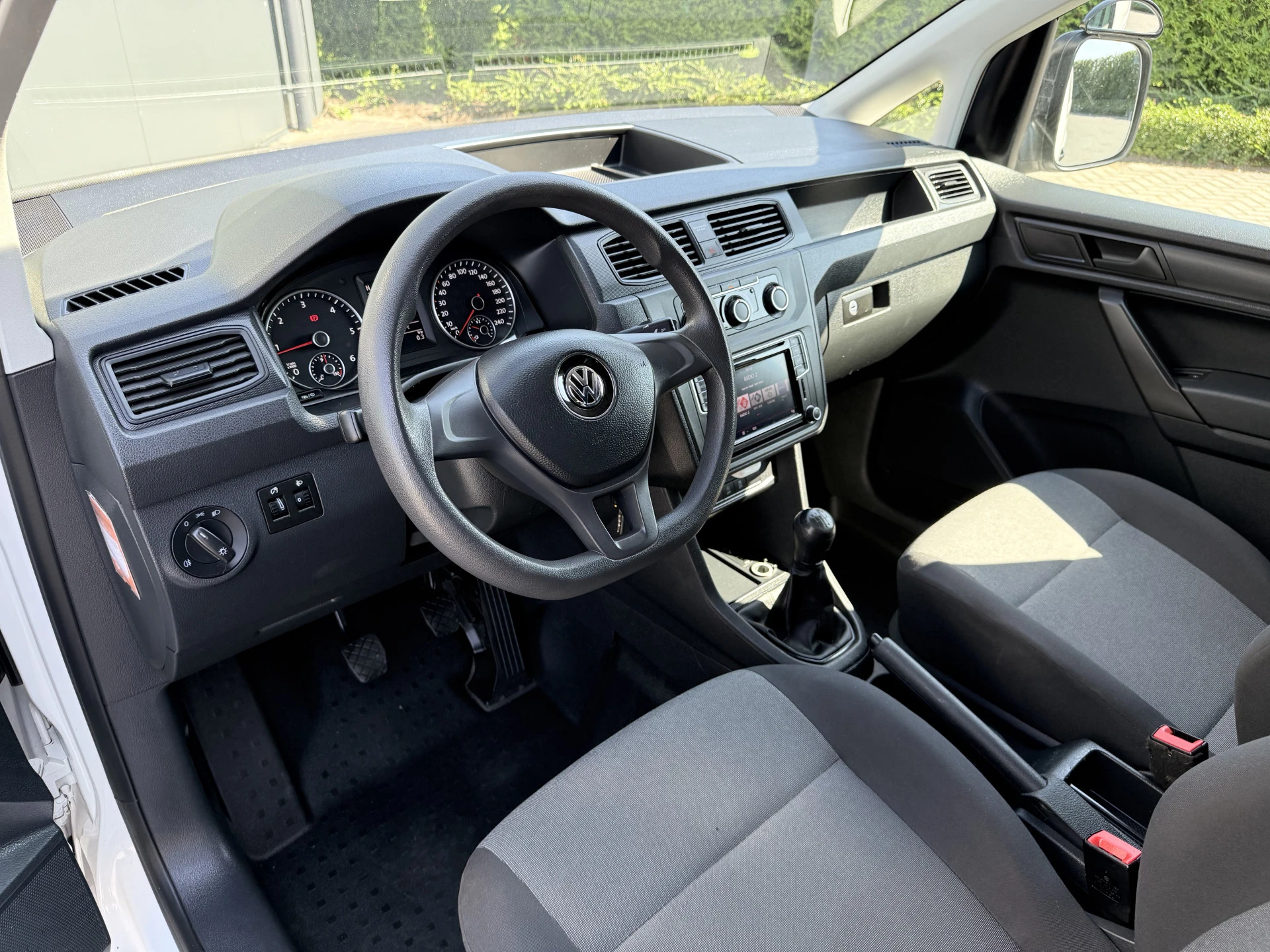 Volkswagen Caddy 2020 - 2.0 TDI 102 PK / L2H1 / MAXI / ORIG. NL / AIRCO / NAVIGATIE / PDC afbeelding 7