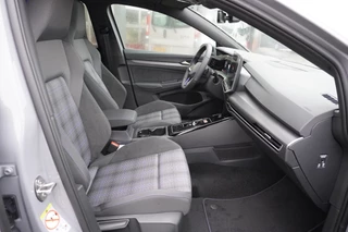Volkswagen Golf 2025 - 1.5 eHybrid GTE 272PK Automaat Black Style obrazek 13