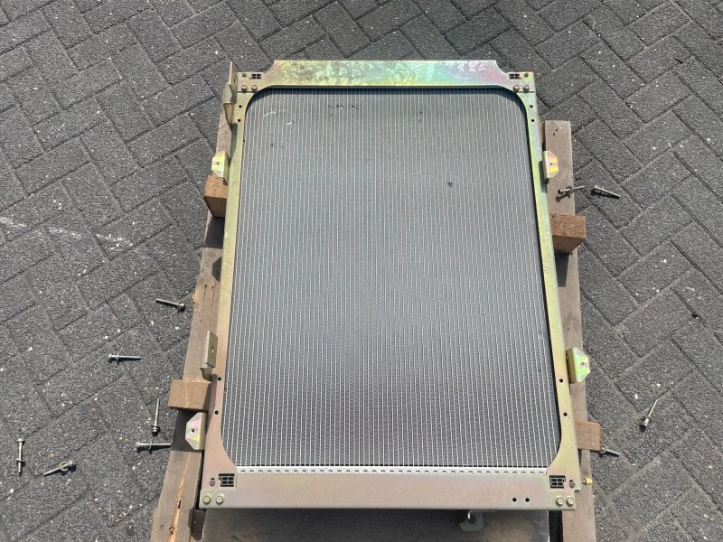DAF - 1452599 RADIATEUR 106X75 CM (ALS NIEUW) afbeelding 1
