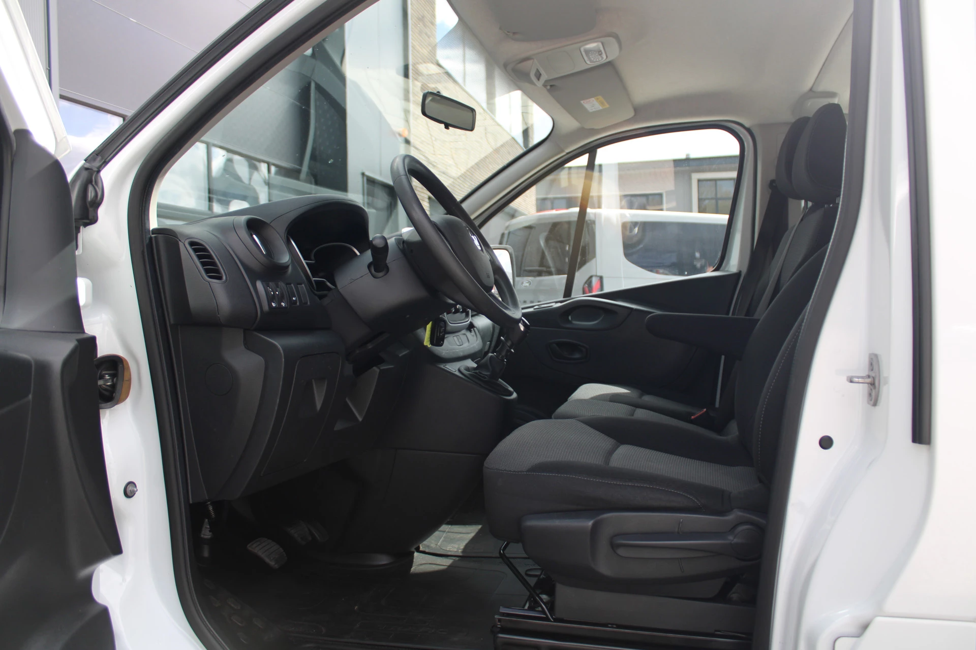 Renault Trafic 2020 - Passenger 2.0 dCi 120 Grand Life 120pk 9 Zits - Prijs incl. BTW - Airco - Cruise - LED - Navi - Bluetooth - Rijklaar obrázek 15