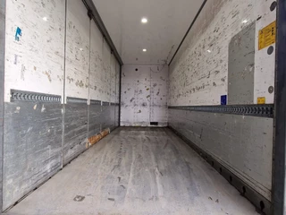 Mercedes-Benz Actros 2018 - 2646 6x2 - Isolated box with sidedoors - Zepro Loadlift - Full air obrazek 27