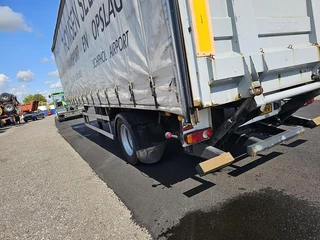 Fruehauf ONCRK 22-110A | STEERING AXLE |CURTAINSIDER TRAILER | LOADING LIFT| DUTCH TRAILER. 2001 - N/A obrazek 31