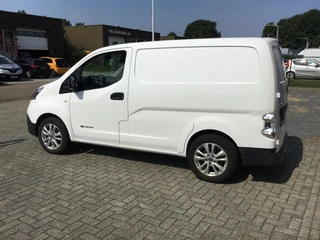 Nissan e-NV200 2015 - Business image 2 thumbnail