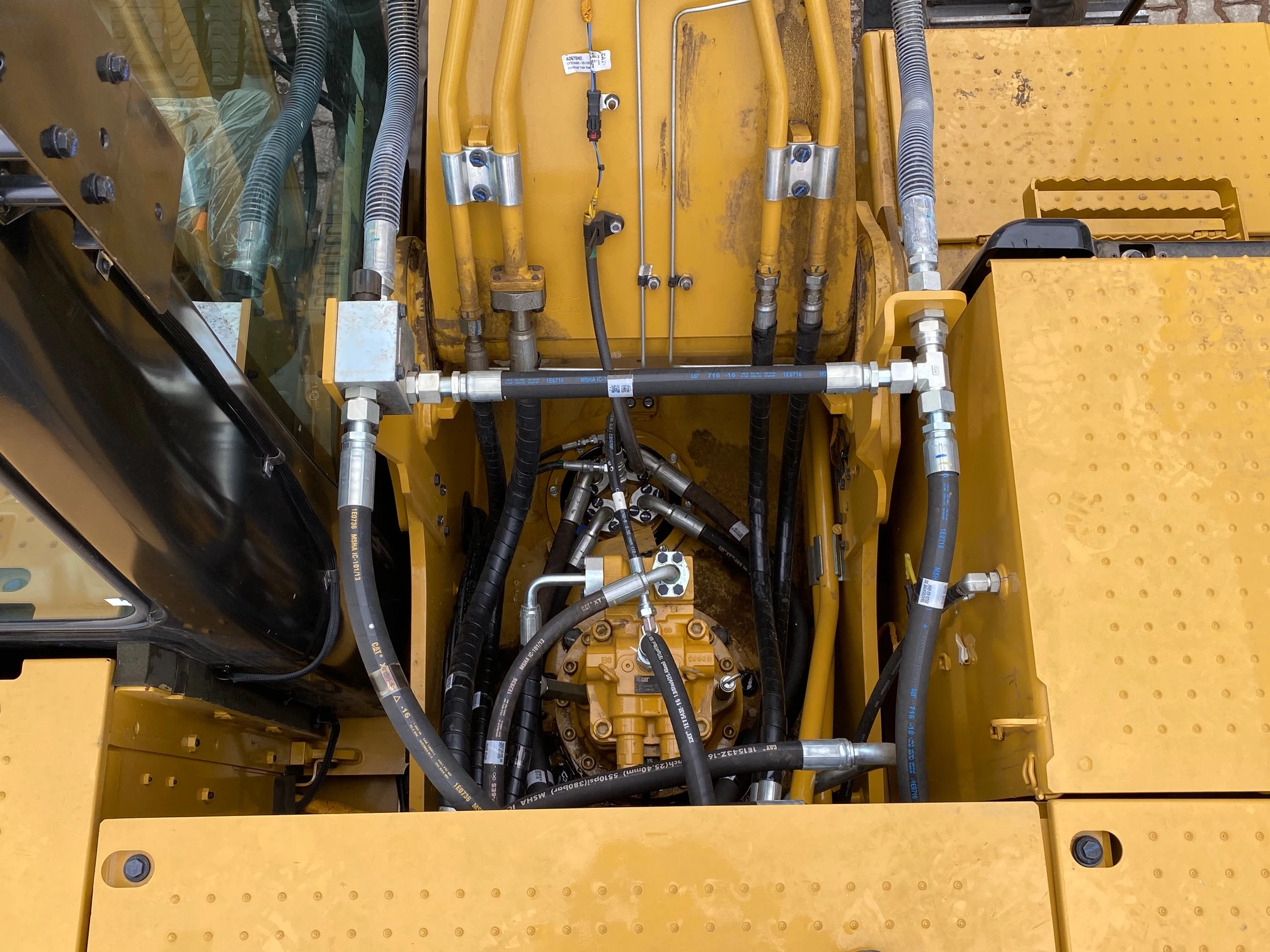 Caterpillar 323D3 2022 obrázek 25