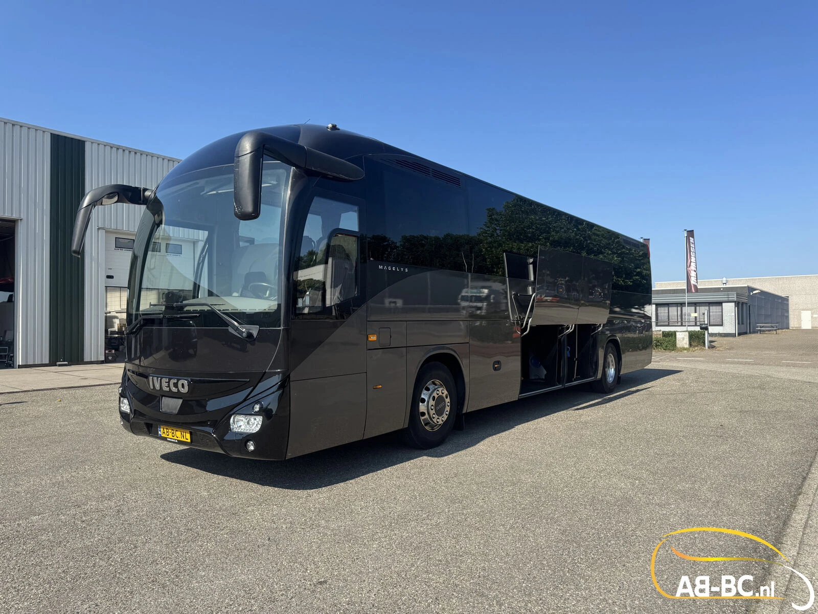 Iveco Magelys 51 Seats EURO 6 2016 image 12