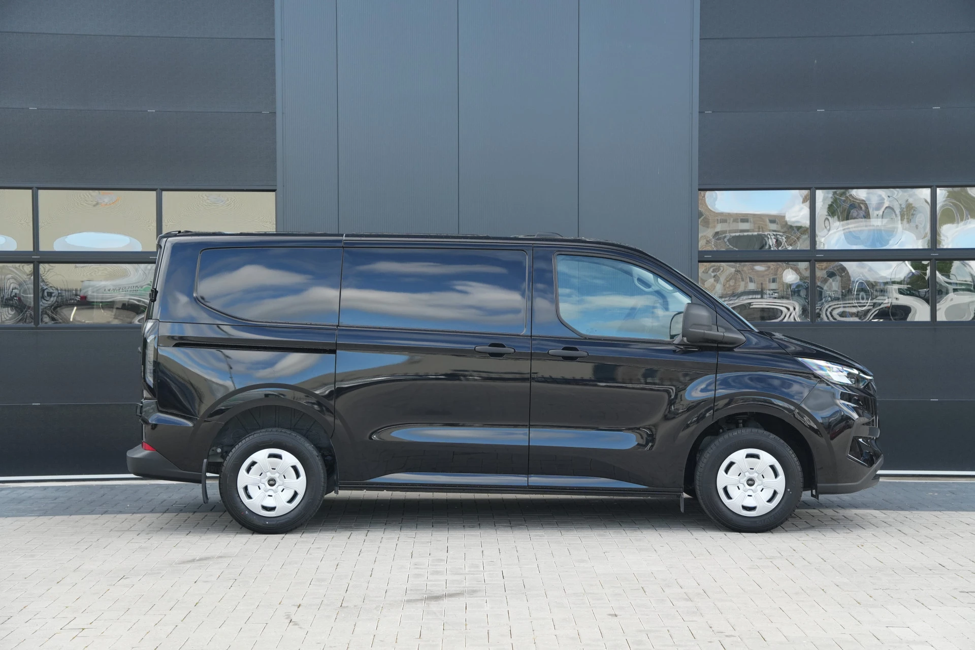 Ford Transit Custom 2026 - 320 2.0 TDCI L1H1 Trend 170pk - 2x Schuif - Camera - Stoelverwarming - Carplay - LED - Carplay - INCLUSIEF BPM imagen 4